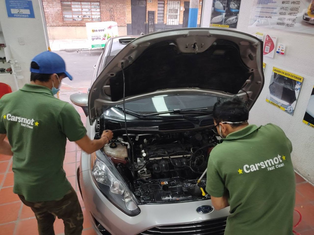 Productos y microfibras profesionales usados por Carsmot